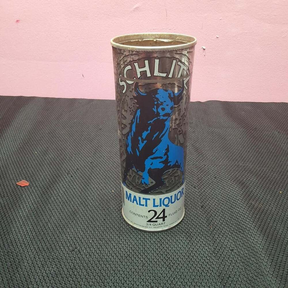 Schlitz Vintage 1975 Malt Liquor 24 oz Pull Tab Can